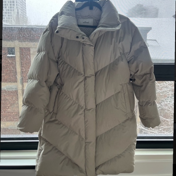 Aritzia Cloud Puff - Picture 1 of 3